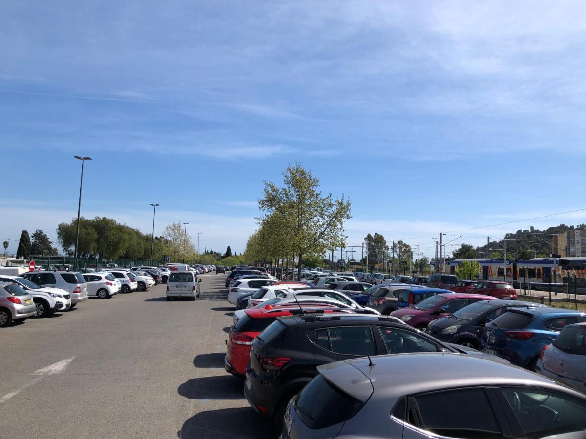 A La Gare ! T2 Hyeres Exterior photo