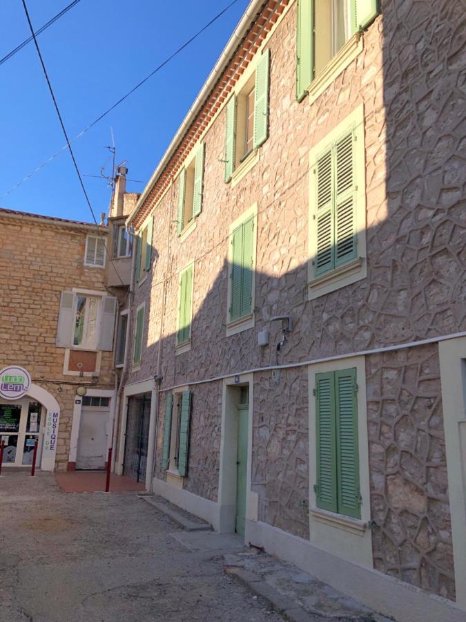 A La Gare ! T2 Hyeres Exterior photo